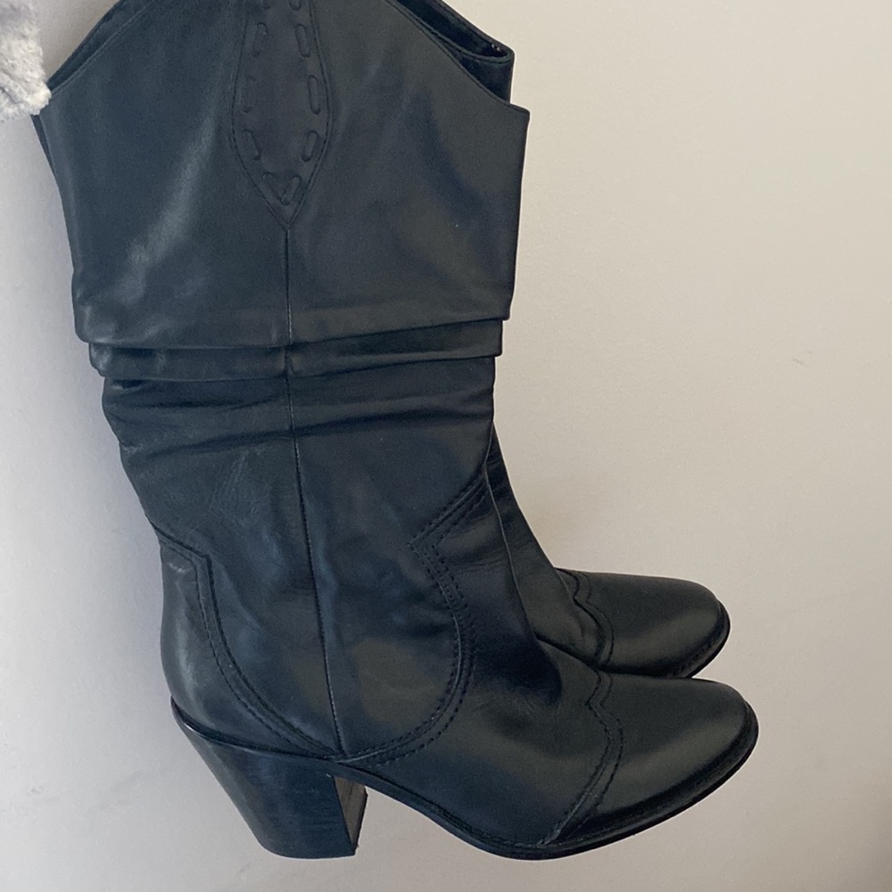 23:05   BCBG Generation Black Leather Cowboy Boots